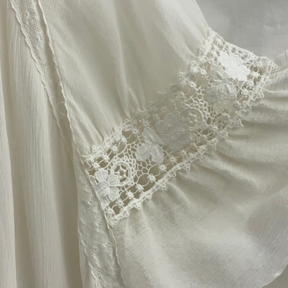 Flowing Scoop-neck 100% Silk Blouse with Lace Insets by Leifsdottir for 6, 8, 10 - Picture 7 of 15